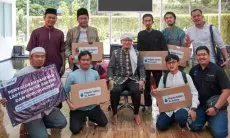 Majelis Taklim XL Axiata Donasikan Laptop untuk Guru Honorer dan Ustaz di KBB