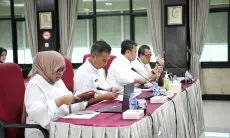 Evaluasi Kinerja Triwulan IV, Bey Machmudin Paparkan Capaian Kinerja 10 Indikator Prioritas 