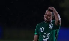 Gawang Argentina Bisa Dia Jebol, Tapi di Hadapan Maarten Paes, Salem Al Dawsari Mati Kutu