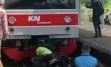 Kecelakaan KRL di Stasiun Citayam: Pengendara Motor Tewas dan Motor Terseret Jauh