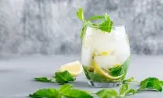7 Manfaat Dahsyat Seduhan Daun Mint Madu yang Wajib Anda Coba! Rahasia Alami untuk Tubuh Bugar dan Vitalitas Maksimal