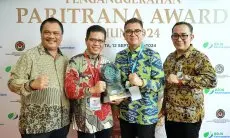  Berikan BPJS Ketenagakerjaan Gratis, Bupati Dadang Terima Bupati Anugerah Paritrana Award 2024 