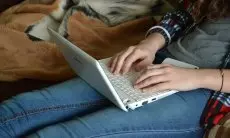 Keyboard Laptop Error? Tenang, Ada Solusi! Panduan Lengkap Memakai Keyboard Virtual di Windows 10