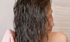5 Kesalahan Fatal pada Rambut Basah yang Harus Dihindari!