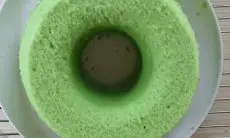 Bolu Kukus Pandan: Resep Mudah 3 Telur untuk Hasil Super Lembut dan Harum, Cocok untuk Pemula yang Ingin Bikin Kue di Rumah!
