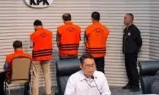 Ema Sumarna dan Tiga Anggota DPRD Kota Bandung Ditahan KPK Soal Korupsi Smart City