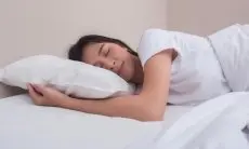 Selamat Tinggal Insomnia, Halo Tidur Malam yang Berkualitas: Panduan Lengkap Menjauhi Ponsel Sebelum Tidur
