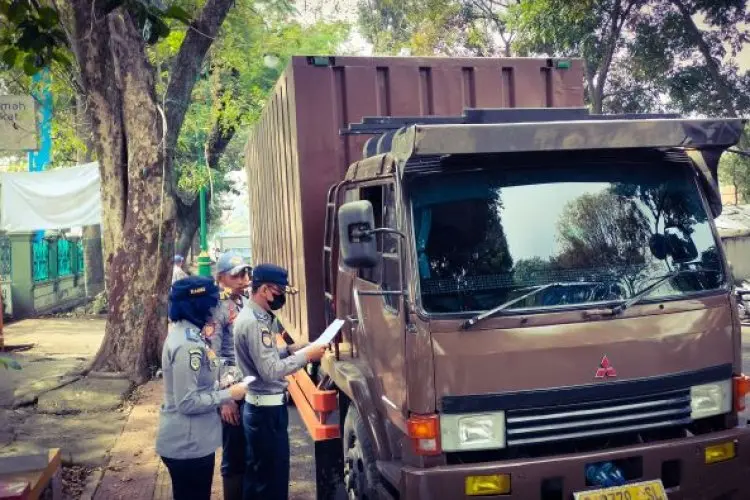 Gelar Kegiatan Gakum, Dishub Cimahi Jaring Puluhan Kendaraan ODOL