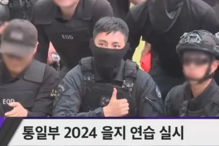 V BTS Muncul dalam Video Latihan Ulchi 2024 dengan Gagah dan Menarik Perhatian