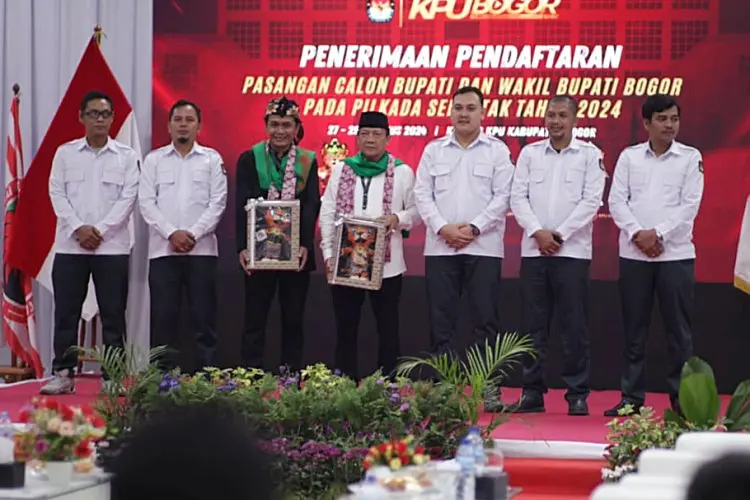 Pede Melawan 17 Partai di Kabupaten Bogor, Pasangan Calon Bayu-Kang Mus Janji Bawa Perubahan 