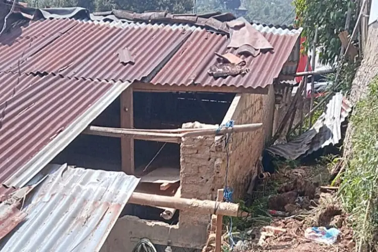 Angin Puting Beliung Kabupaten Bogor, di Cibungbulan Paling Luas, Tapi yang Paling Parah di Pamijahan