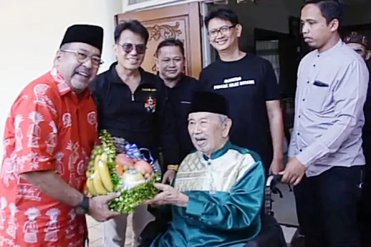 Disambut Pantun, Bang Doel ke Bogor Datangi Rumah Jenderal Eddie Nalapraya