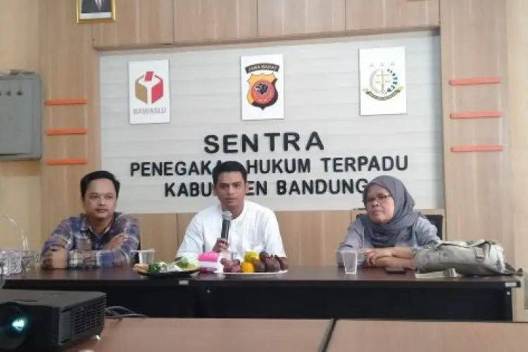 Bawaslu Tegur Empat Kades dan Satu Dirut BUMD yang Menghadirkan Bakal Calon Bupati dan Bakal Calon Wakil Bupati dalam kegiatan Mereka