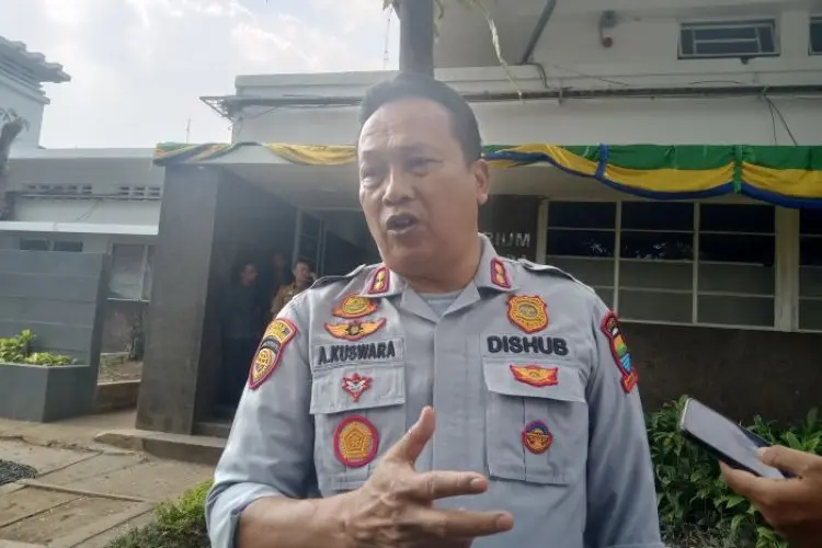 Pawai Kendaraan Hias Meriahkan HJKB ke-214