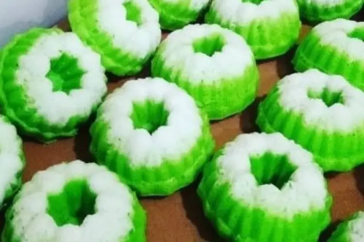 Resep Rahasia Kue Putu Ayu Lembut Mirip Bolu Kukus Pandan yang Bikin Nagih!