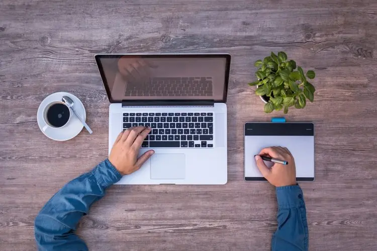 Mata Lelah? Jangan Sampai! 5 Jurus Ampuh Jaga Kesehatan Mata Saat Nge-Laptop Seharian