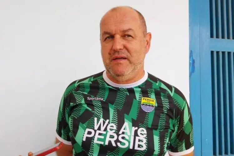 Jaga Kesegaran Jelang Laga Krusial, Bojan Hodak Pastikan Pemain Persib Siap Tempur Hadapi Persita di Pekan ke-33 Liga 1 2024/25