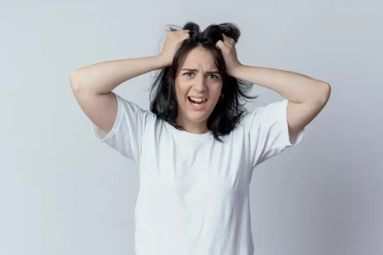 7 Cara Cerdas Mengatasi Kulit Kepala Gatal di Musim Panas, Solusi Alami yang Perlu Dicoba