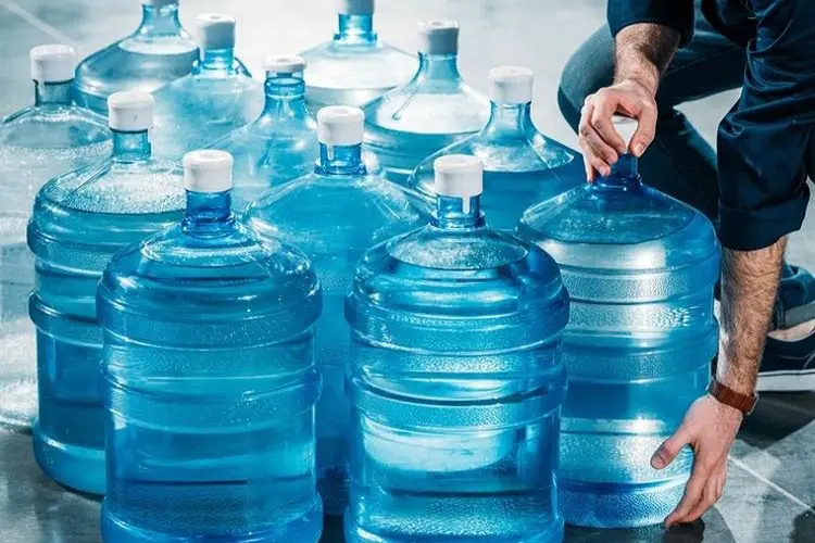 Tidak Sebabkan Autisme, Air Minum dari Galon Polikarbonat Aman Dikonsumsi