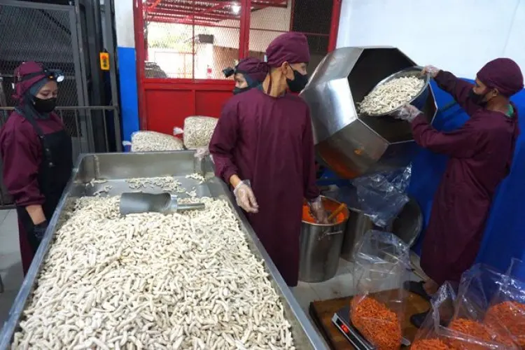 FOTO: Produksi Basreng Sultan Bandung yang Mampu Tembus Pasar Asia