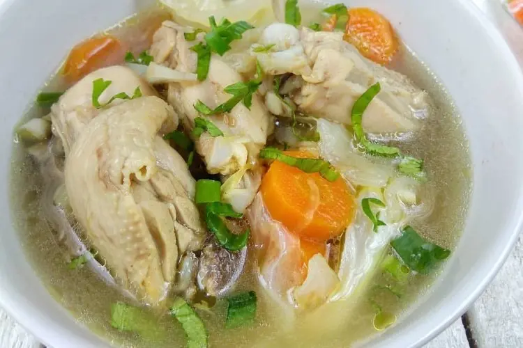 Dingin-Dingin Gini, Cocoknya Nyantap Sop Ayam Hangat: Resep Mudah untuk Pemula