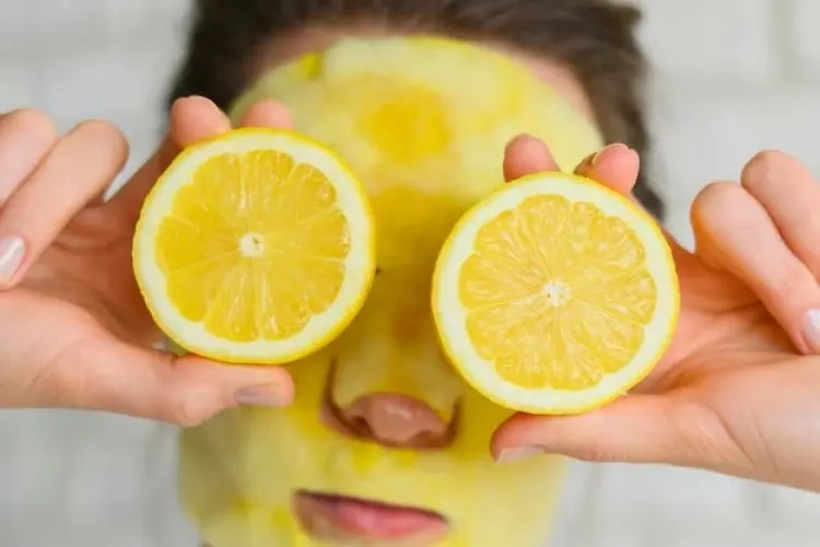 Rasakan Manfaat Kulit Lemon, 3 Masker Wajah DIY untuk Kulit Lebih Segar dan Muda