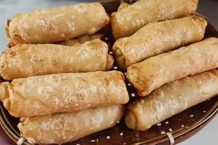Resep Rahasia Pastel Gulung Super Garing dan Gurih: Bikin Sendiri di Rumah, Dijamin Lebih Enak!