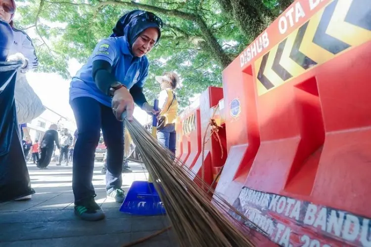 Antisipasi Banjir, Bebersih Bandung Libatkan 127.000 Warga