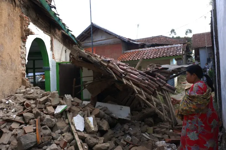 Ribuan Bangunan Rusak dan 83 Orang Luka-luka, Terdampak Gempa Tektonik Sesar Garsela
