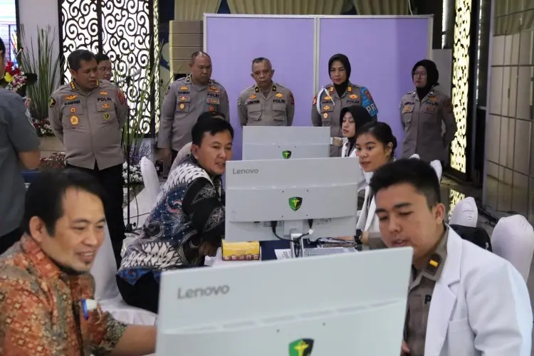 Polda Jabar Buka Pelayanan Kesehatan Holistik