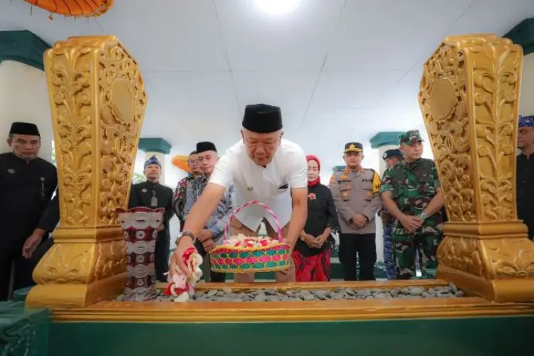 ASN Pemkot Bandung Ziarah Ke Makam Leluhur Pendiri