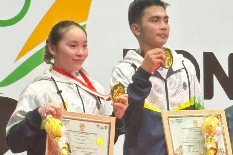 Menuju Jabar Hattrick di PON, Rafi–Farica Sumbang Emas dari Bulutangkis  