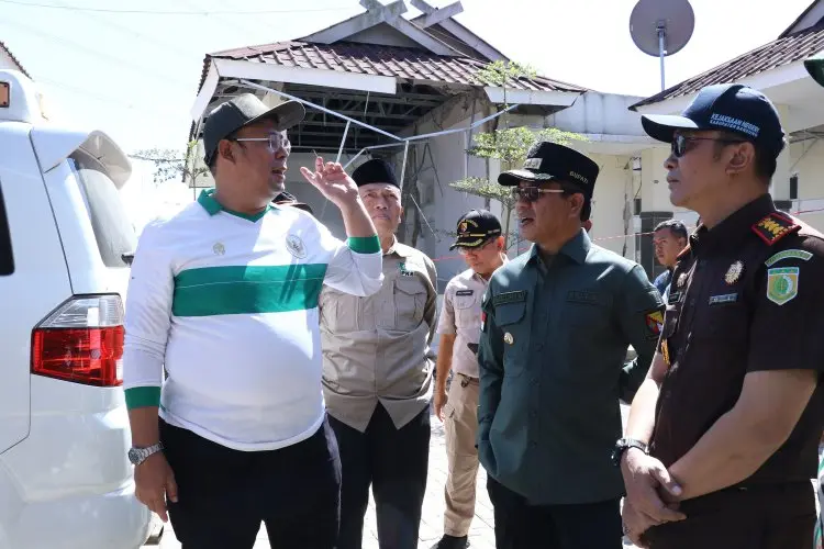 Anggota DPR RI Cucun Ahmad Syamsurijal Tinjau Lokasi Gempa Kertasari, Langsung Telepon Dirjen Keuangan
