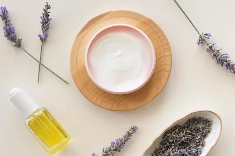 Minyak Lavender dan Vitamin E: Solusi Alami untuk Rambut Lebat