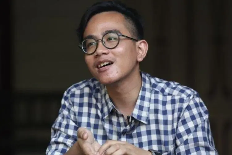 Muncul Bukti Kuat Akun Fufufafa Milik Gibran Rakabuming, Nomor HP dari Data Pencalonan Wali Kota Solo Diungkap Anonymous Indonesia
