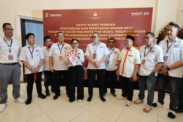 Cium Kaki Sang Ibu Sebelum Ambil Nomor Urut, Rena Dapatkan Nomor 4