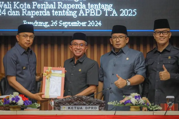 Penjabat Wali Kota Bandung Proyeksikan Pendapatan Daerah Naik 