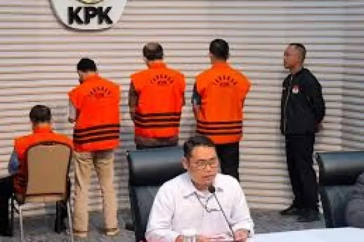Ema Sumarna dan Tiga Anggota DPRD Kota Bandung Ditahan KPK Soal Korupsi Smart City