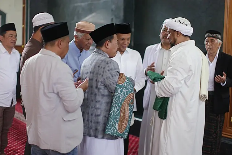 Imam Masjid Kaum Ciawi Apresiasi Cawabup Bogor Jaro Ade, Ini Alasannya !