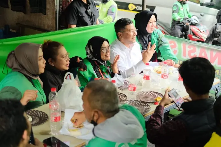 Puluhan Ojol di Bandung Deklarasikan Cawagub Aing  Erwan Setiawan