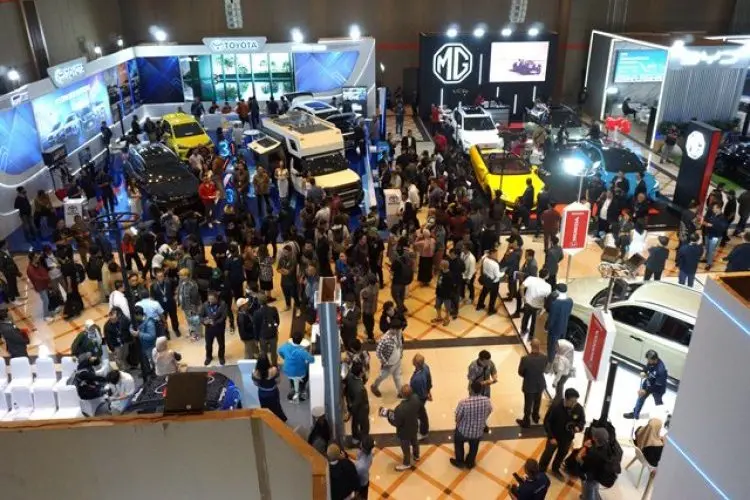 Penyelenggara GIIAS Bandung 2024 Akui Ada Booth Roboh Kemarin