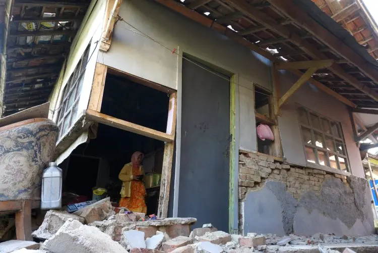 FOTO: Dampak Gempa di Kertasari Kabupaten Bandung