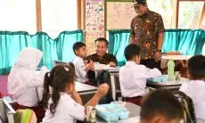 Uji Coba Makan Siang Bergizi Hari ke-20 di Sumedang  Gunakan Bahan Baku Lokal