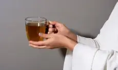 Noda Teh Membandel di Gelas Kesayangan? Coba Trik Ampuh Ini, Dijamin Kinclong Seperti Baru!