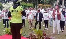 Kampanye di Dapil Tiga, Cabup Bogor Rudy Susmanto Senam bersama Komunitas