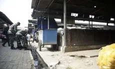 Atasi Sampah di Hulu, Pemkot Bandung Perumda Pasar Juara TNI dan Polri Kompak Bebersih Pasar