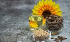 Kelebihan Minyak Bunga Matahari untuk Rambut: Cegah Kerontokan Secara Alami