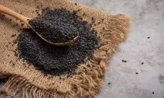 5 Tanaman Herbal yang Ampuh Menyeimbangkan Hormon Tubuh Secara Alami