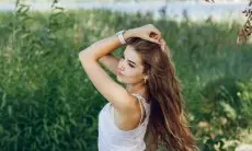 Transformasi Rambut dengan Bahan Alami, Bilasan Herbal untuk Kesehatan dan Keindahan!