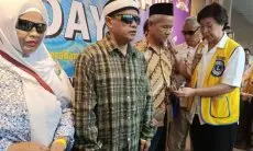 Ratusan Penyandang Tunanetra di Kota Bogor Dapat Tongkat Alat Bantu Berjalan dari Lions Indonesia dan DPRD Kota Bogor